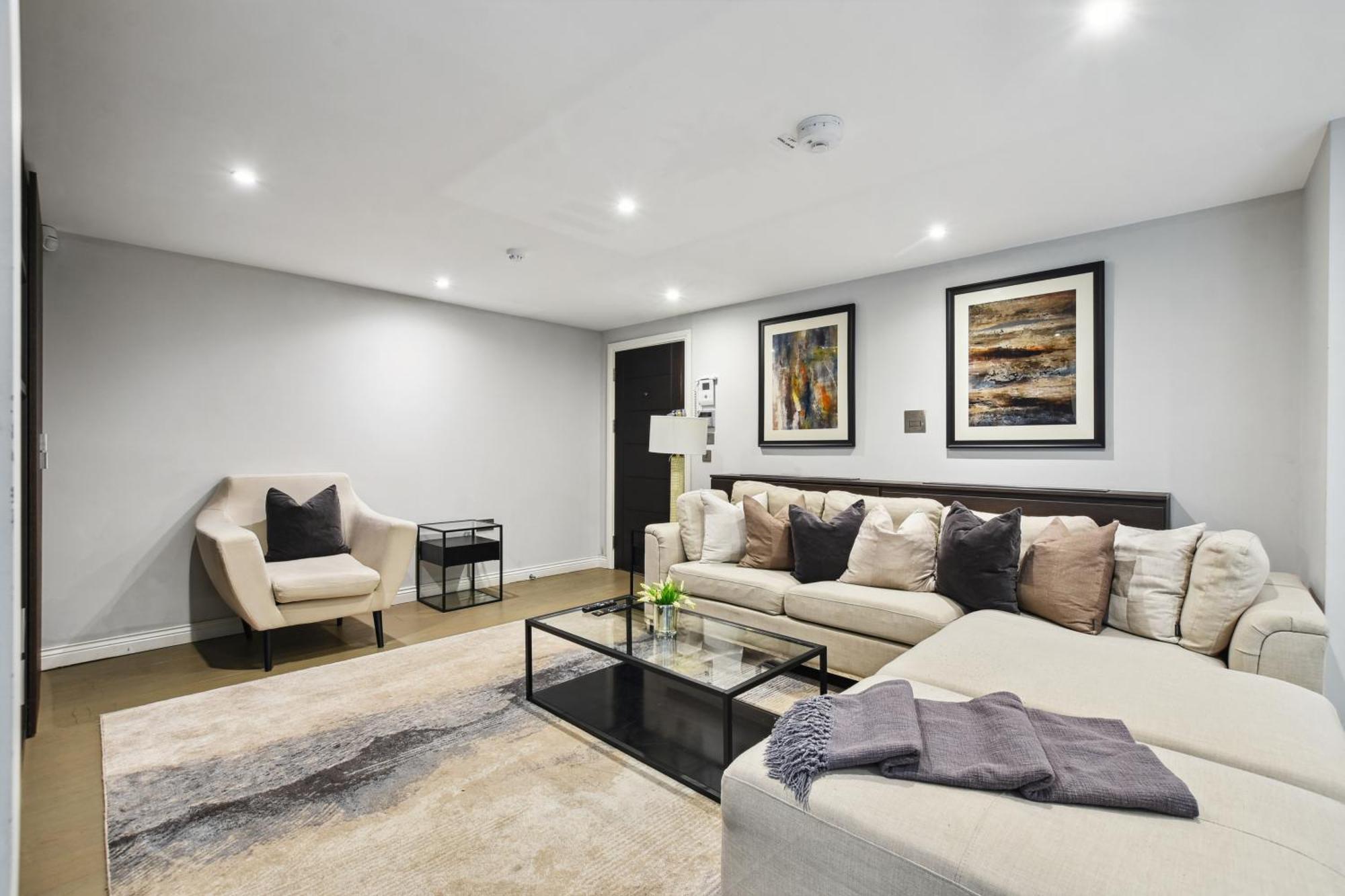 Buckingham Palace Residences By Aeria Apartments London Exterior photo